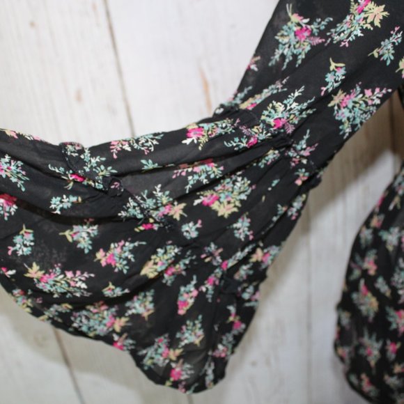 NEW Magnolia Lane Smocked Ruffled Peplum Top - Picture 4 of 16